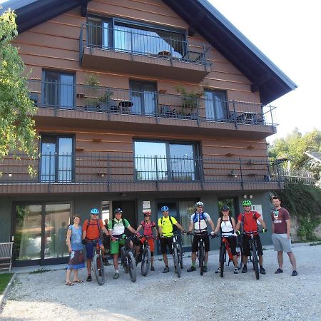 Bed & Breakfast Base Camp Križe Buitenkant foto